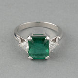 Certified 3.34 Carats Emerald and diamonds ring