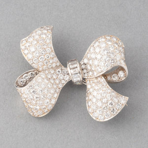 Platinum and 4 Carats Diamonds Vintage Brooch