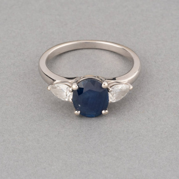 Diamonds and Sapphire Vintage Ring