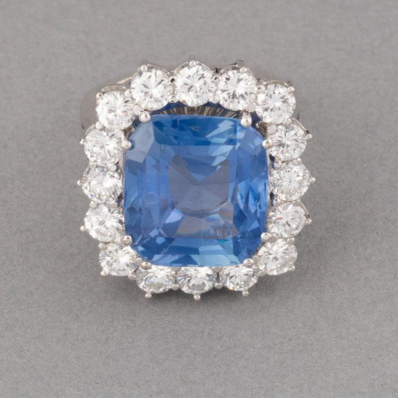 Certified 17 Carats Ceylon Sapphire and Diamonds French Vintage Ring