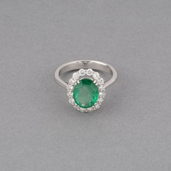 Certified 2.08 Carats Emerald and Diamonds Vintage Ring