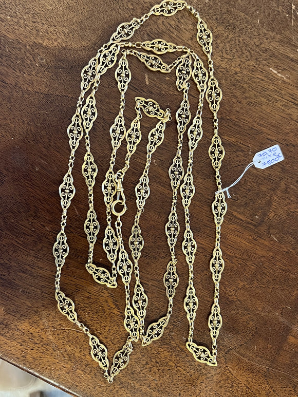 French Antique Long Chain Filigranée in Yellow Gold