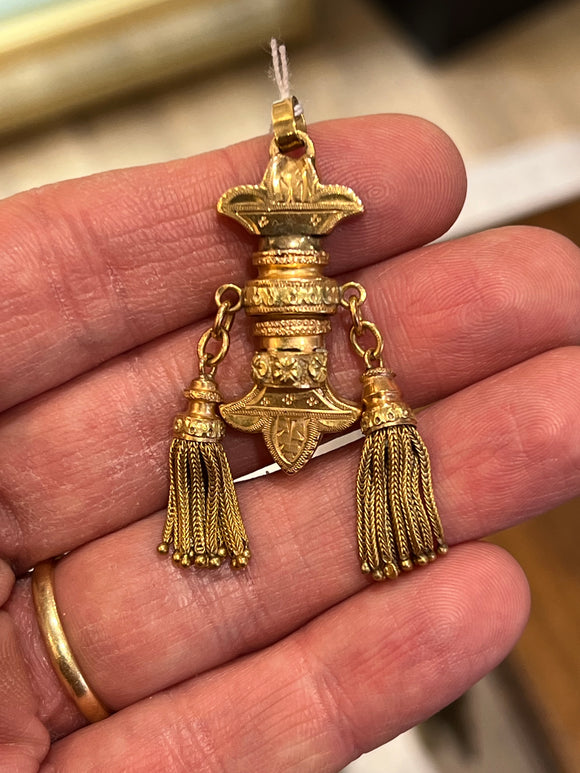 19th Century French Pendant in Gold