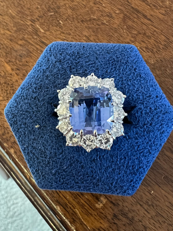 Certified 7.40 Carats Ceylon Sapphire and Diamonds Vintage Ring