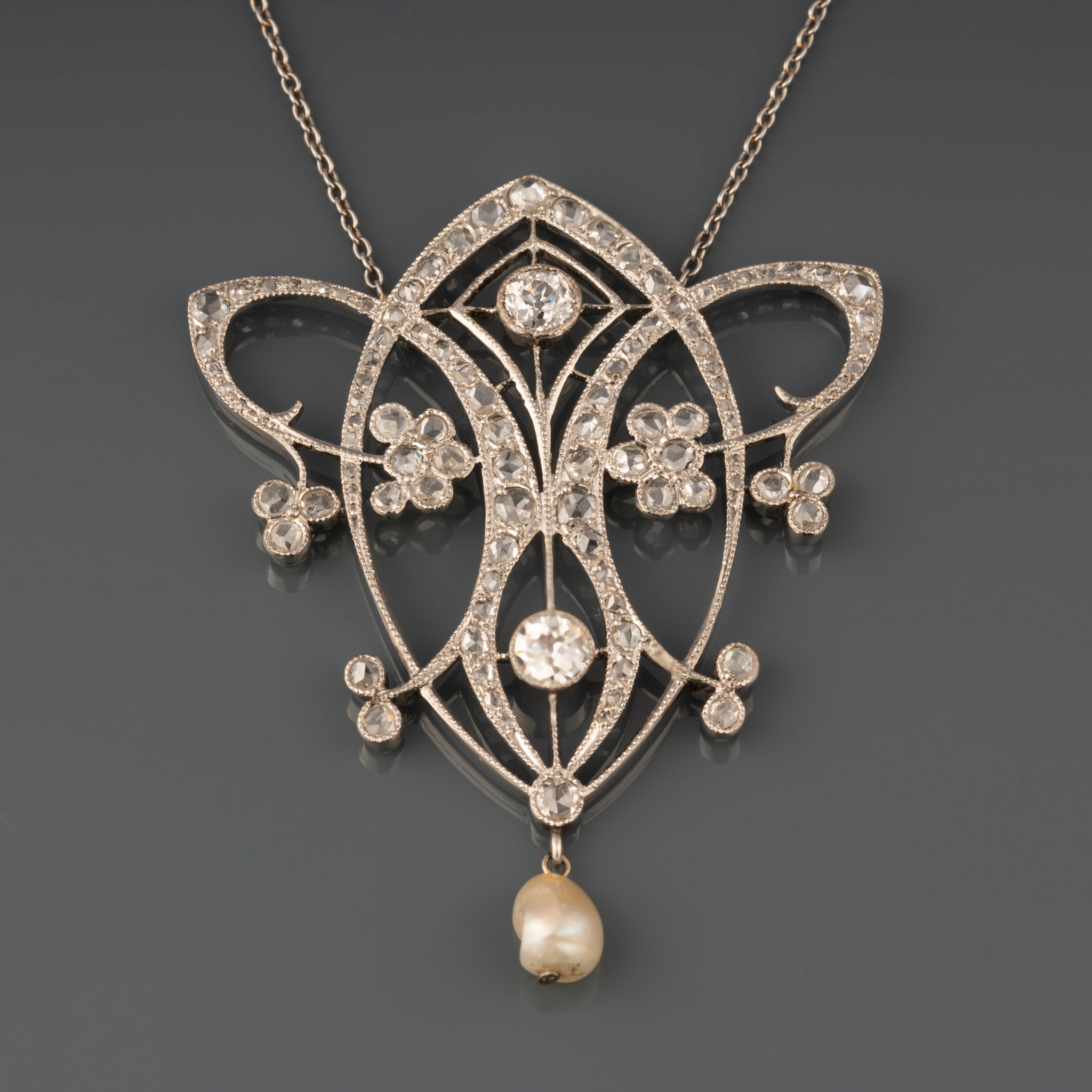 Pendentif époque Art nouveau or, perles et diamants